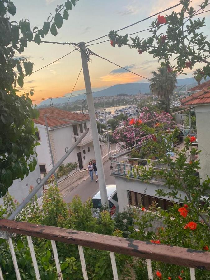 Domuskova Apartment Podstrana Bagian luar foto
