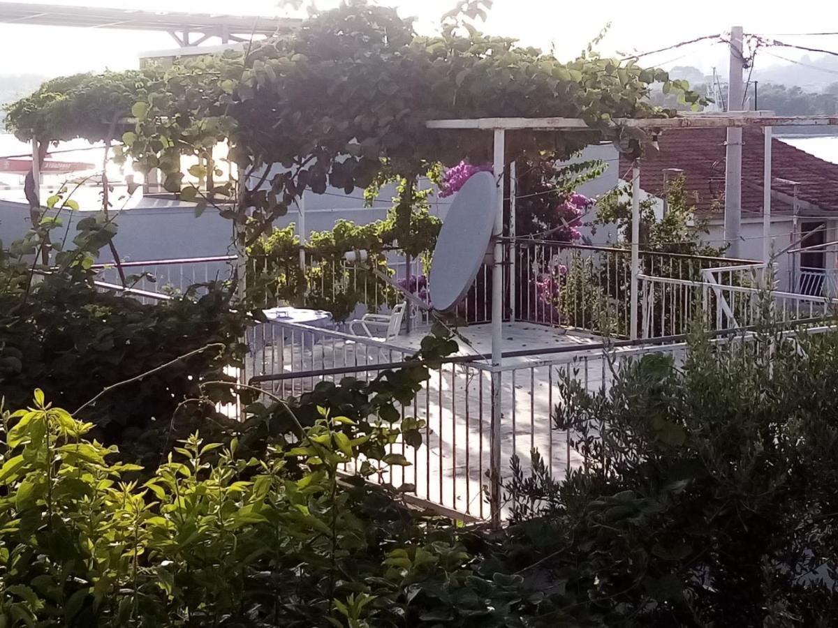 Domuskova Apartment Podstrana Bagian luar foto